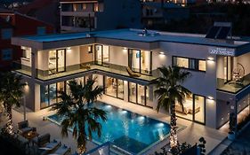Luxury Villa My Wish With Pool